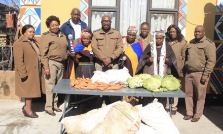 Bethal Department of correctional services donates to AmaNdebele chief 