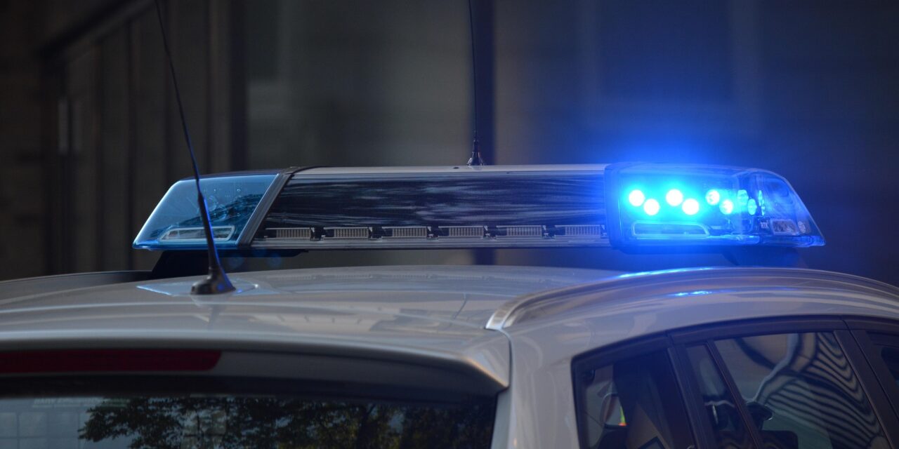 Kinross police warn motorists of hijackings by vehicle fitted with blue lights